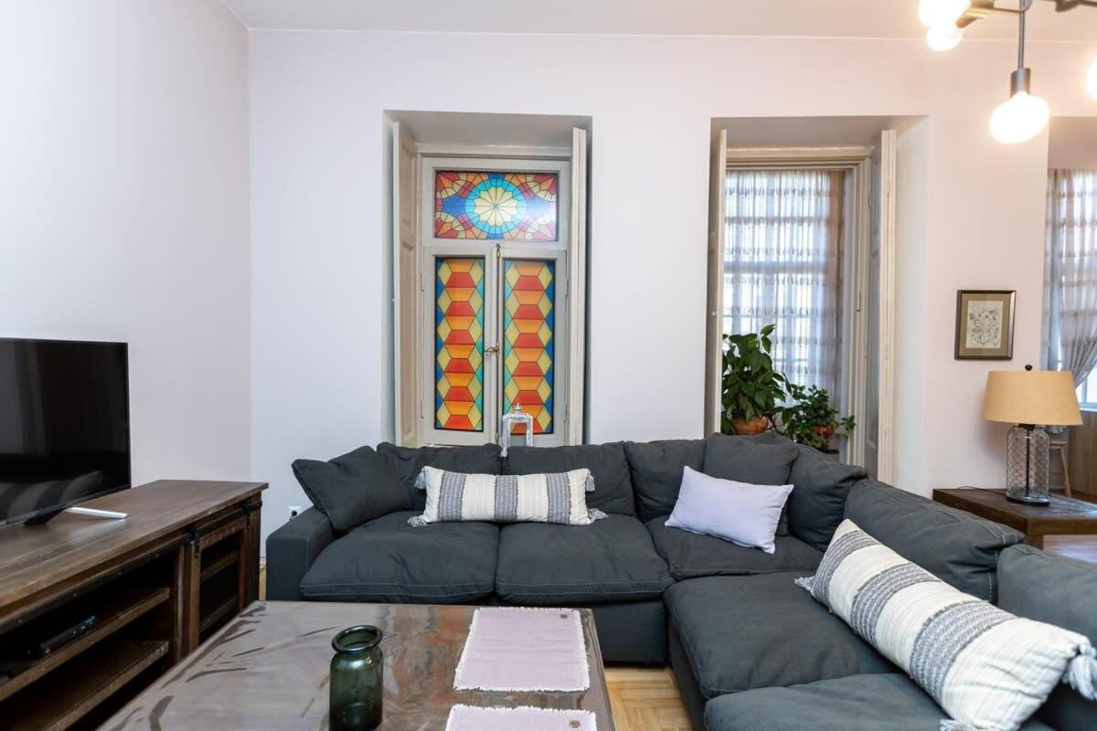 Stylish 2Br Apt In The Heart Of Old Тбилиси Экстерьер фото