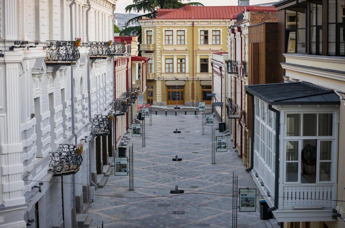 Stylish 2Br Apt In The Heart Of Old Тбилиси Экстерьер фото