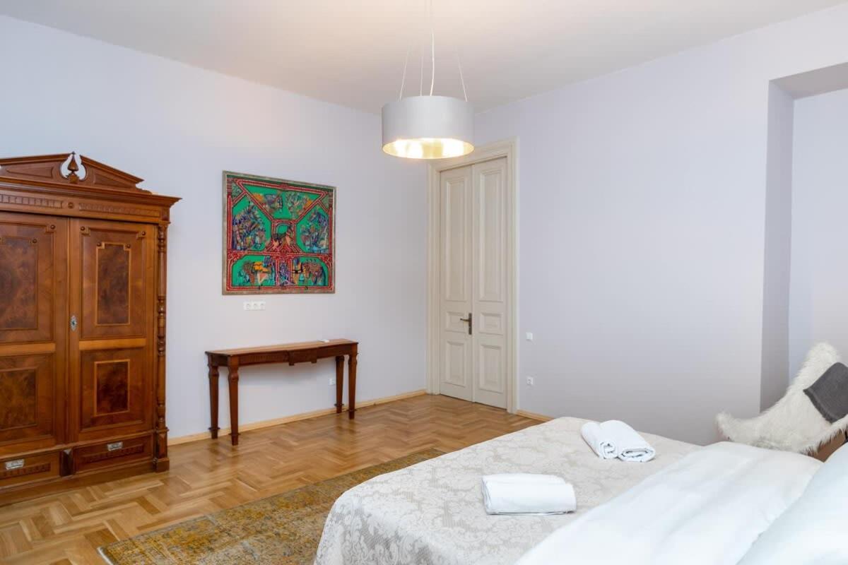 Stylish 2Br Apt In The Heart Of Old Тбилиси Экстерьер фото