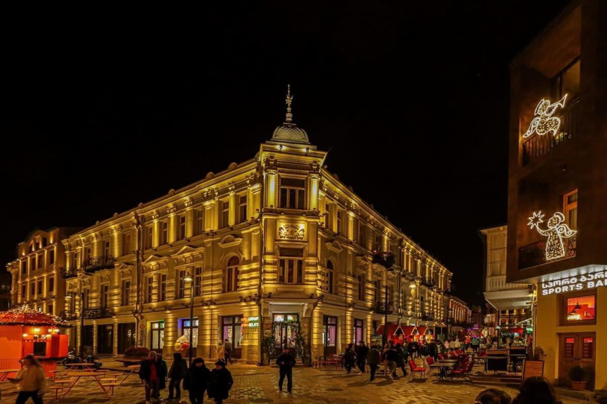 Stylish 2Br Apt In The Heart Of Old Тбилиси Экстерьер фото