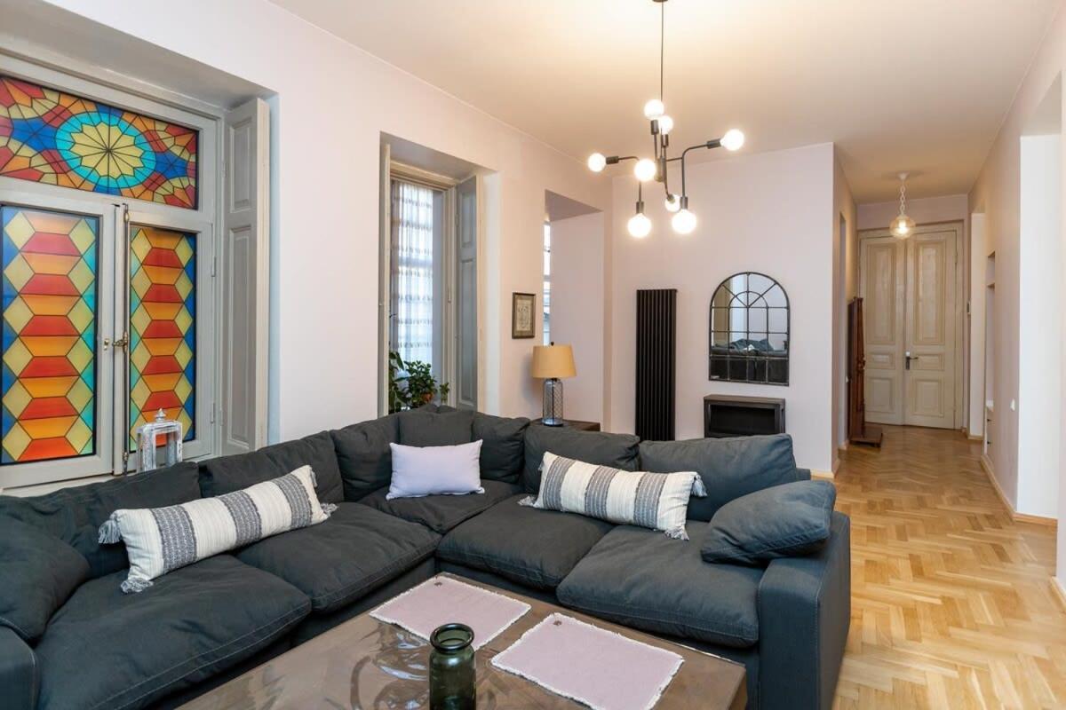 Stylish 2Br Apt In The Heart Of Old Тбилиси Экстерьер фото
